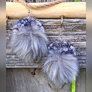 Silver Gray Circle Knit Earrings with a Removable Fluffy Pompom